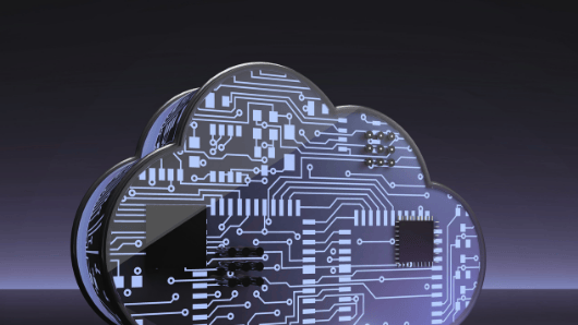 MLOps Beyond the Hype: Why Machine Learning Rarely Reaches Sustainable Production